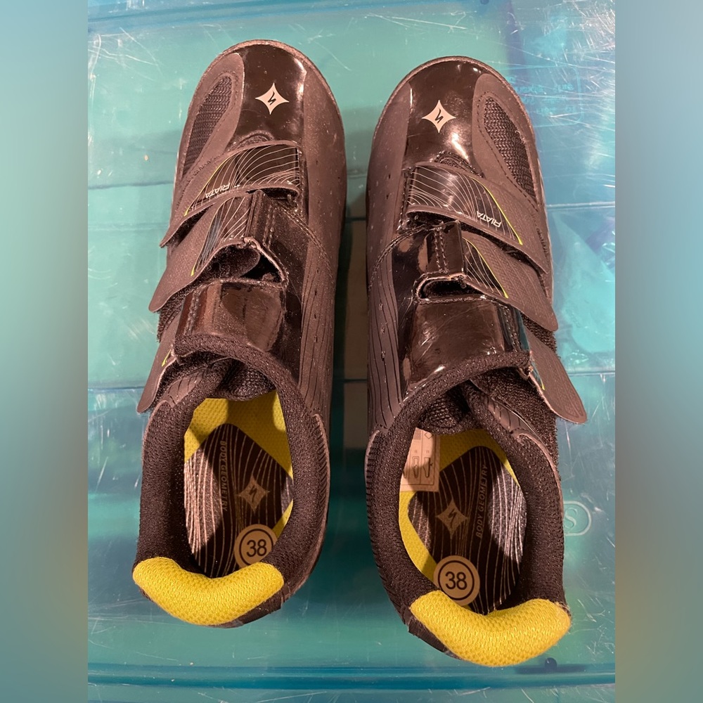 Cycling shoes - Riata- EUC - size 38 or 7.25 women’s